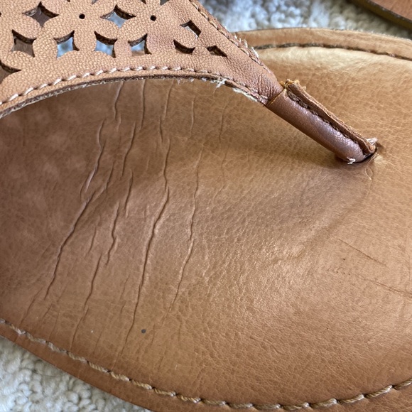 NY&C Thong Strap Sandals - Picture 9 of 11